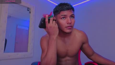 Snapshot of hugo_cano chatting on April 10, 2026, 5:17 pm Hugo Cano online show from April 10, 2026, 5:17 pm