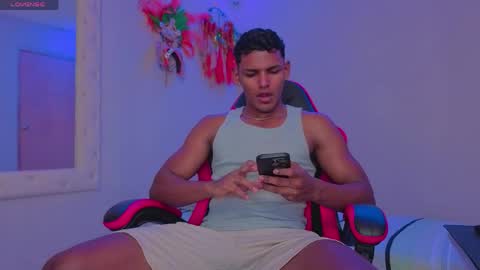 Snapshot of hugo_cano chatting on April 12, 2026, 1:54 am Hugo Cano online show from April 12, 2026, 1:54 am