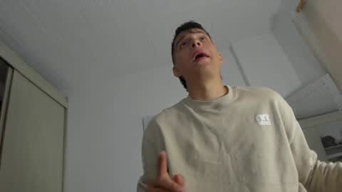 Hugo online show from December 29, 2024, 6:49 pm