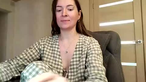 Snapshot of humpygrey chatting on October 20, 2025, 8:48 am HumpyGrey online show from October 20, 2025, 8:48 am