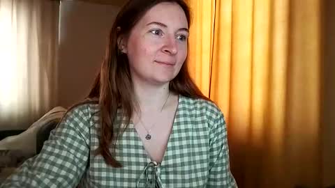 Snapshot of humpygrey chatting on February 9, 2026, 6:28 am HumpyGrey online show from February 9, 2026, 6:28 am