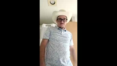 hung_bullrider online show from April 19, 2026, 6:54 pm