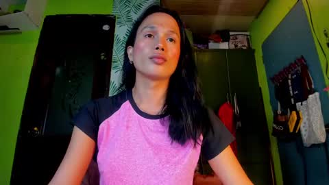 Snapshot of hungasiangirl chatting on January 17, 2025, 5:32 am help me make 25000 tokens for my mother HEARING aid online show from January 17, 2025, 5:32 am