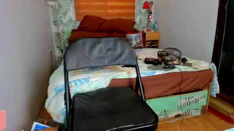 Snapshot of hungasiangirl chatting on February 27, 2026, 2:33 am help me make 25000 tokens for my mother HEARING aid online show from February 27, 2026, 2:33 am