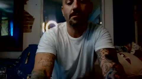 Snapshot of hungherowithoutacape chatting on July 1, 2026, 8:19 pm hungherowithoutacape online show from July 1, 2026, 8:19 pm
