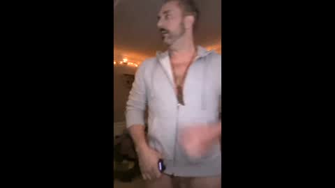 Snapshot of hungitalian40 chatting on February 6, 2026, 1:36 pm hungitalian40 online show from February 6, 2026, 1:36 pm