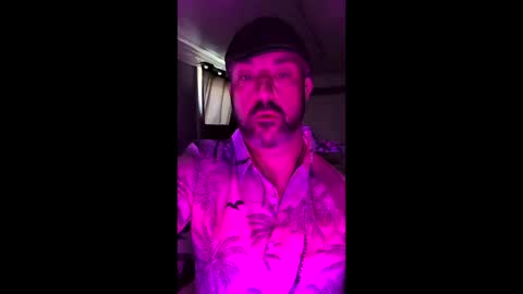 Snapshot of hungitalian40 chatting on April 8, 2026, 12:38 pm hungitalian40 online show from April 8, 2026, 12:38 pm
