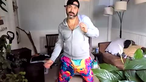 Snapshot of hungitalian40 chatting on April 24, 2026, 4:42 pm hungitalian40 online show from April 24, 2026, 4:42 pm