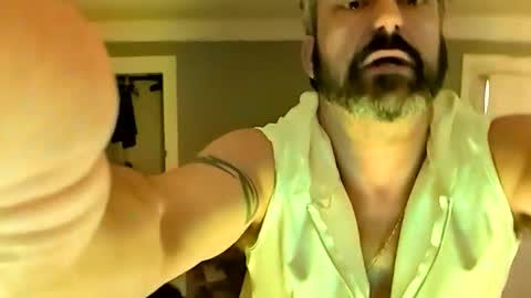 Snapshot of hungitalian40 chatting on May 9, 2026, 1:38 pm hungitalian40 online show from May 9, 2026, 1:38 pm