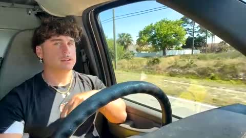 hungkingg22 online show from March 7, 2025, 7:16 pm