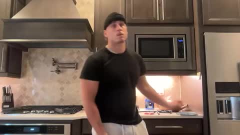 hungkingg22 online show from September 22, 2025, 4:09 pm