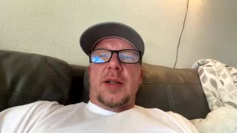 HuingsingleDad79 online show from May 13, 2026, 8:06 pm