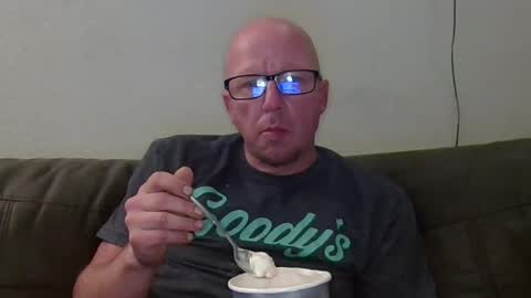 HuingsingleDad79 online show from July 30, 2026, 8:35 am