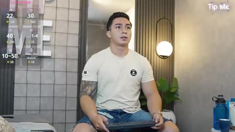 hunk_ryan online show from February 27, 2025, 12:23 pm