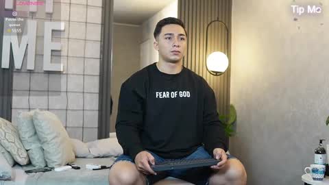 hunk_ryan online show from March 5, 2025, 12:44 pm