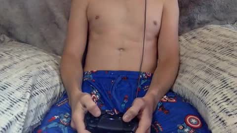 Hunkhog online show from May 2, 2026, 12:21 pm