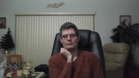 Snapshot of hunkmasclefad458 chatting on December 18, 2024, 5:37 am hunkmasclefad458 online show from December 18, 2024, 5:37 am