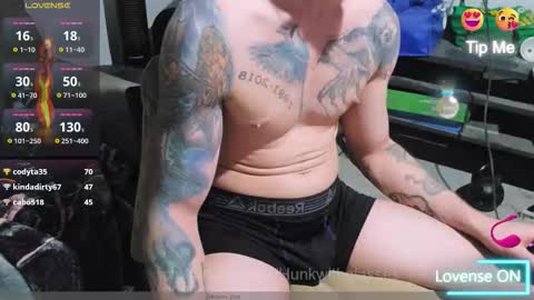 Snapshot of hunkwithglasses chatting on March 16, 2026, 5:44 am Wh8teboi online show from March 16, 2026, 5:44 am