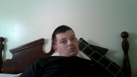 Snapshot of huntdog1221 chatting on June 25, 2026, 7:18 pm huntdog1221 online show from June 25, 2026, 7:18 pm