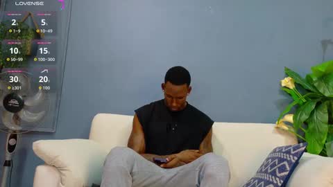 Snapshot of hunter_biggest chatting on September 20, 2025, 4:19 pm Hunter online show from September 20, 2025, 4:19 pm