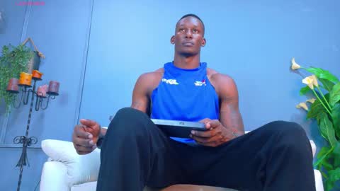 Snapshot of hunter_biggest chatting on October 27, 2025, 7:18 pm Hunter online show from October 27, 2025, 7:18 pm