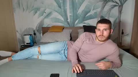 Hunter Bridges online show from December 4, 2025, 1:09 pm