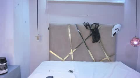 hunterheat_ online show from October 18, 2025, 11:55 am