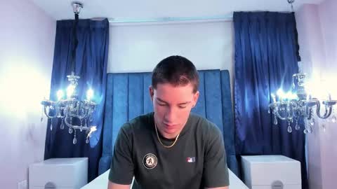 hunterheat_ online show from November 8, 2025, 12:16 pm