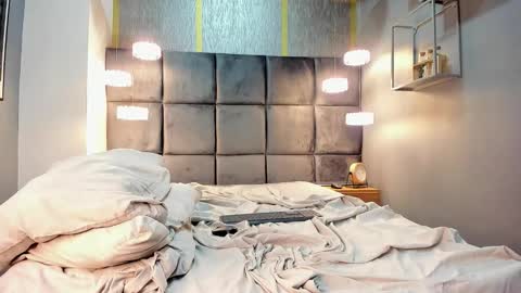 hunterheat_ online show from November 9, 2025, 11:58 pm