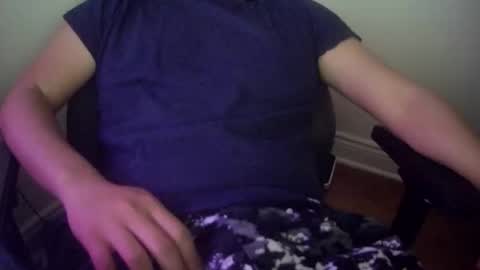 Snapshot of hunterrblood chatting on April 16, 2026, 8:20 pm Hunterr online show from April 16, 2026, 8:20 pm