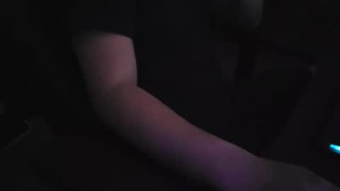 Snapshot of hunterrblood chatting on May 6, 2026, 9:09 pm Hunterr online show from May 6, 2026, 9:09 pm