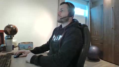 hurley7890 online show from February 12, 2025, 7:02 pm