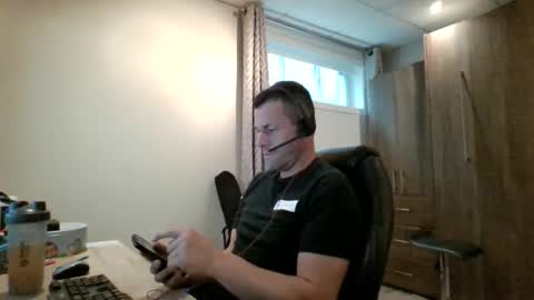 hurley7890 online show from September 25, 2025, 1:15 pm