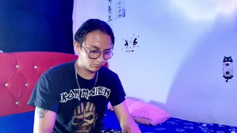 Snapshot of husbands_horny chatting on June 21, 2026, 11:02 am husbands_horny online show from June 21, 2026, 11:02 am