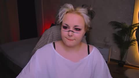 Hwasa online show from March 1, 2026, 8:22 pm