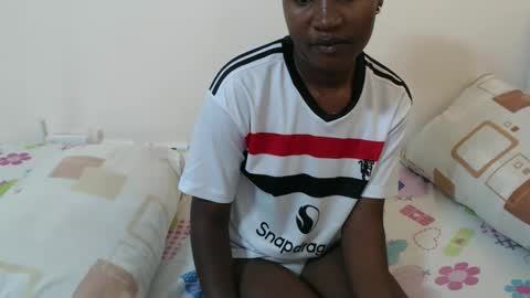 Snapshot of hyacinth_b chatting on May 14, 2026, 10:38 pm hyacinth_b online show from May 14, 2026, 10:38 pm