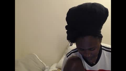 Snapshot of hyacinth_b chatting on June 7, 2026, 6:39 am hyacinth_b online show from June 7, 2026, 6:39 am