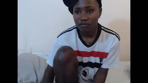 Snapshot of hyacinth_b chatting on June 8, 2026, 5:41 am hyacinth_b online show from June 8, 2026, 5:41 am