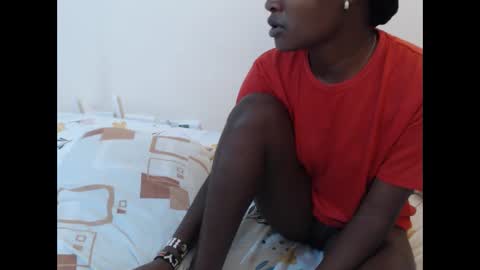 Snapshot of hyacinth_b chatting on June 11, 2026, 12:32 am hyacinth_b online show from June 11, 2026, 12:32 am