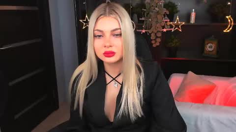 hyileyclark online show from April 18, 2026, 9:24 am