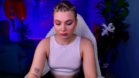 hyileyclark online show from April 19, 2026, 9:52 am