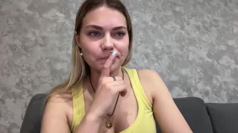 hypnosedesire online show from May 8, 2026, 6:02 pm