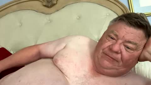 Snapshot of hypnotizing4u chatting on May 7, 2026, 1:05 pm hypnotizing4u online show from May 7, 2026, 1:05 pm