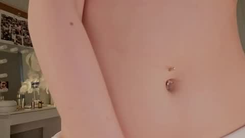 Joselle online show from April 21, 2026, 2:51 am