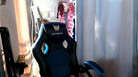 Kim online show from April 22, 2026, 10:11 pm