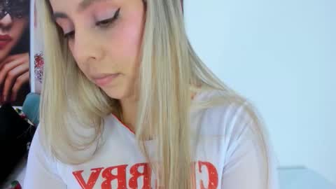 The Dolls online show from December 3, 2025, 8:07 pm