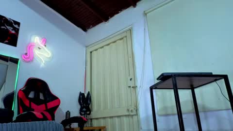 kelvis online show from April 21, 2026, 2:15 am