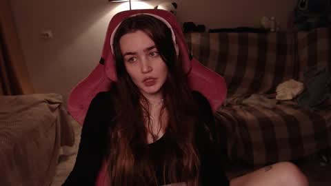 elisabeth online show from February 15, 2025, 2:44 pm