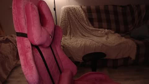 elisabeth online show from February 27, 2025, 6:42 pm