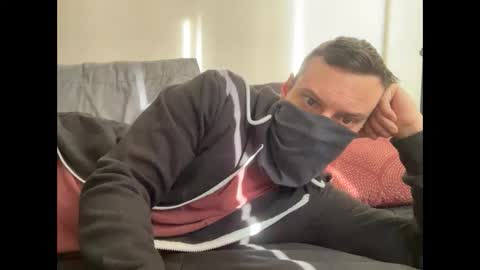 Snapshot of i_o_ro chatting on December 15, 2024, 7:10 pm i o ro online show from December 15, 2024, 7:10 pm